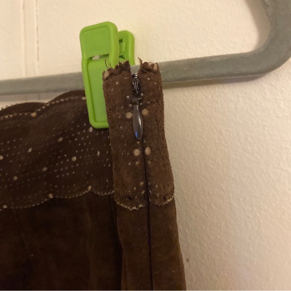 Cabi Brown Leather Suede Pleated Mini Skirt Size 2 Stitch Detail Western Rodeo - Picture 5 of 5